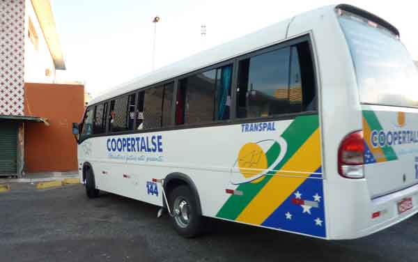 Foto-do-micro-onibus---COOPERTALSE