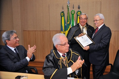 8d214acba1e49b1c4e025a7c8d18e58e