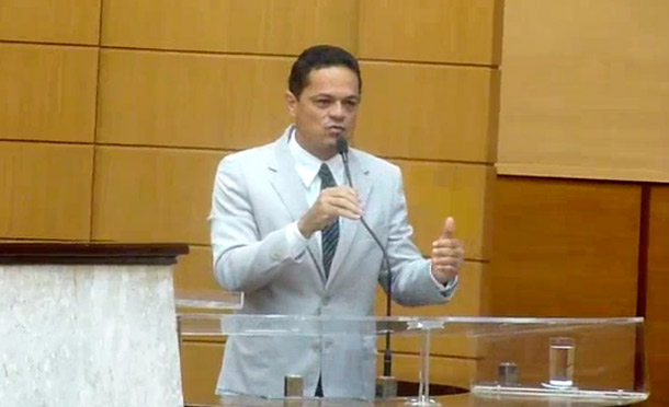 capitao-samuel--faz-discurso