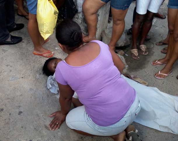 Mulher-morre-em-via-pblica-01
