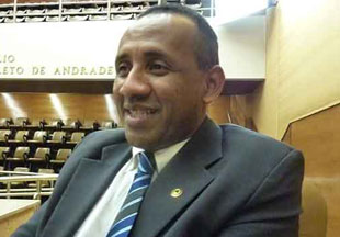 Adelson-Barreto---na-cadeira