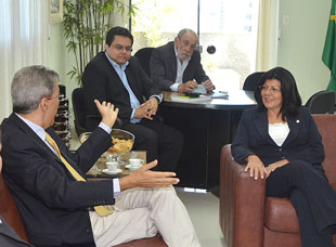 deda-e-angelica-guimaraes-conversando