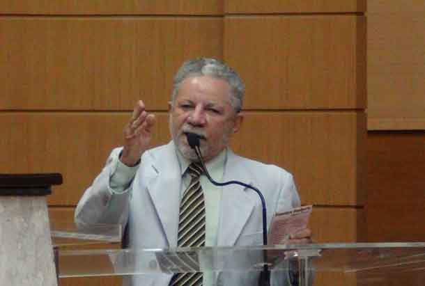 Francisco-Gualberto--na-tribuna