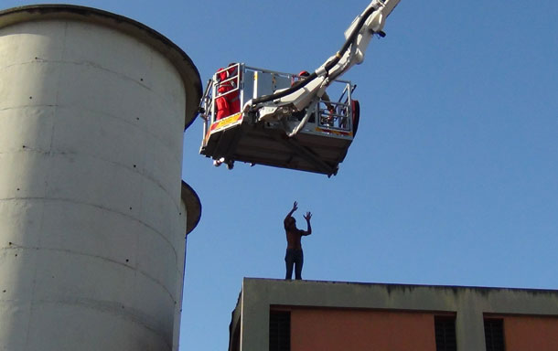 Homem-no-telhado--00