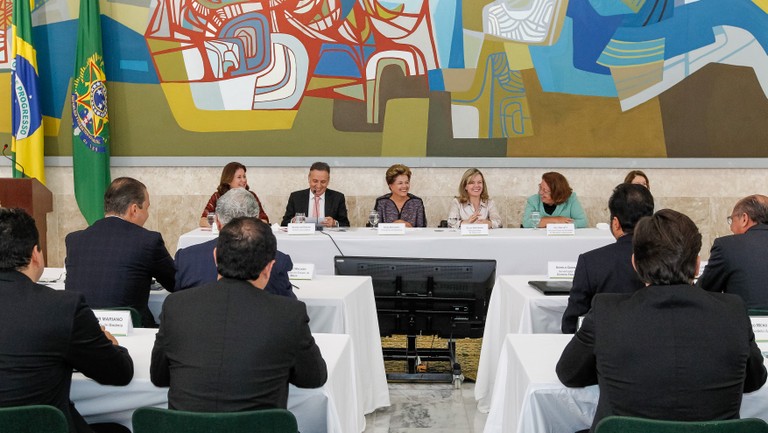 ReuniocomGovernadoresePrefeitosFotoRobertoStuckertFilhoPR