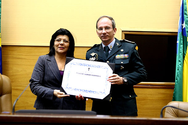 Cel-Iunes-recebe-titulo-da-AL--00