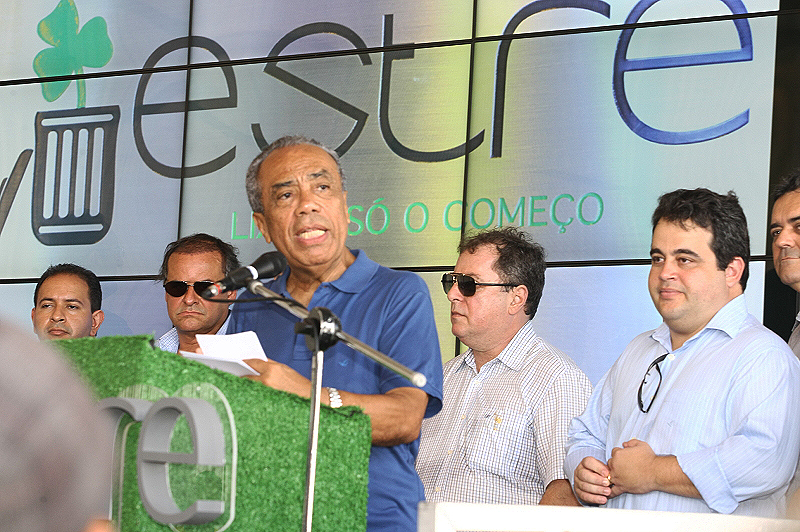 João Vinícius aterro estre César de Oliveira