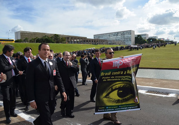 MPE-contra-a-pec--Slide