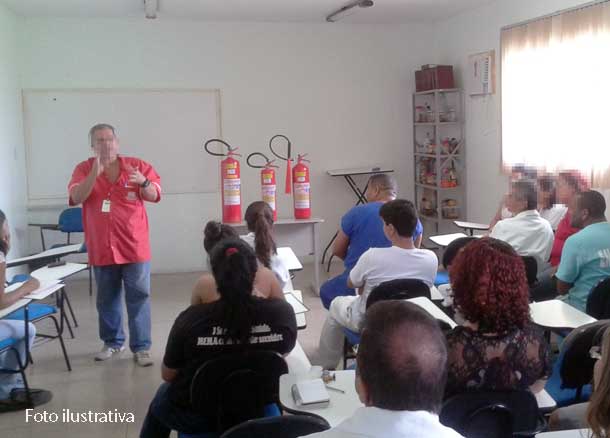 Colegio-Apogeu---denunciado