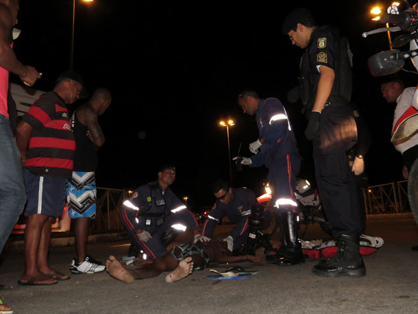 Homem-morre-ao-cair-de-onibus--SLID