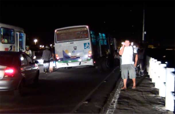 Rodas-de-onibus-sai-do-eixo-00-slid