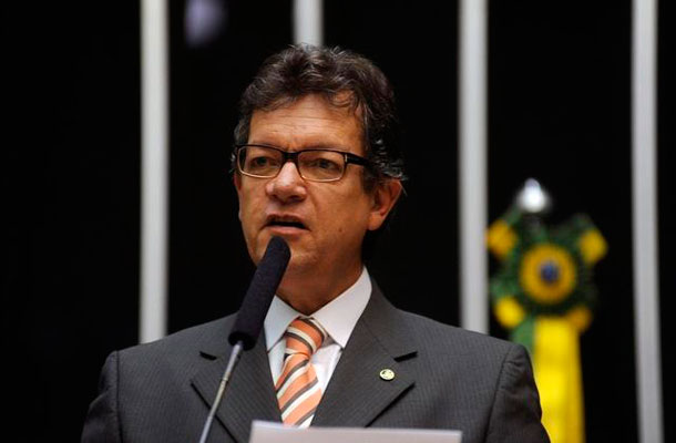 Laercio-Oliveira--tribuna