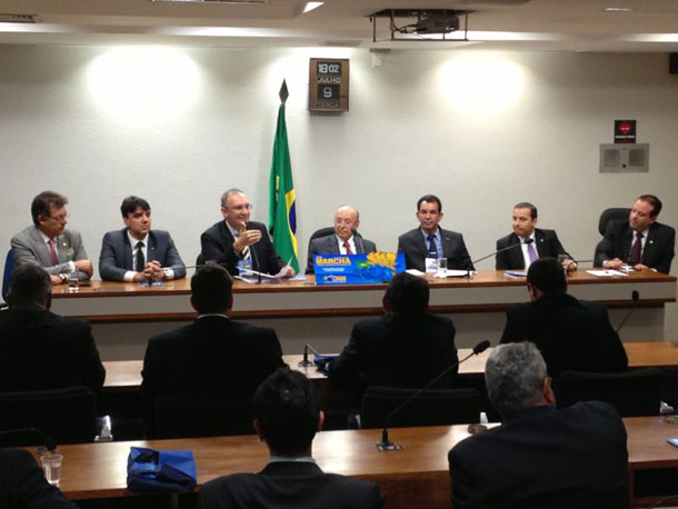 Marcha-dos-prefeitos--01