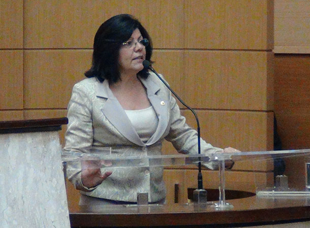 Angelica-Guimaraes--tribuna--2