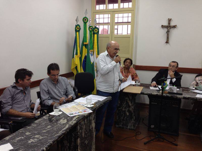 Os organizadores da II Bienal do Livro em Itabaiana apresentam cronograma do evento