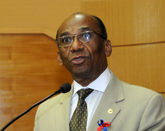 Deputado quer placas em postos de saúde para garantir tratamento digno