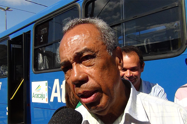 Mais 30 novos ônibus são entregues a população aracajuana