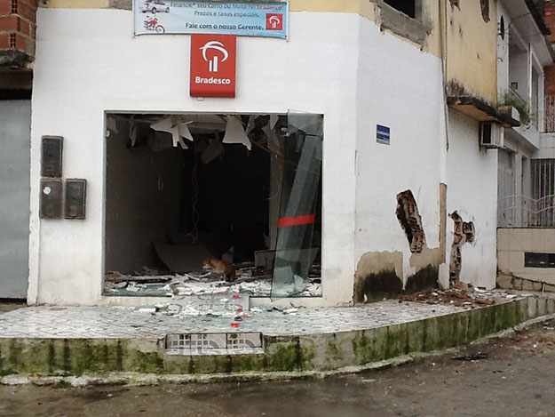 Bandidos explodem Bradesco no interior de Sergipe