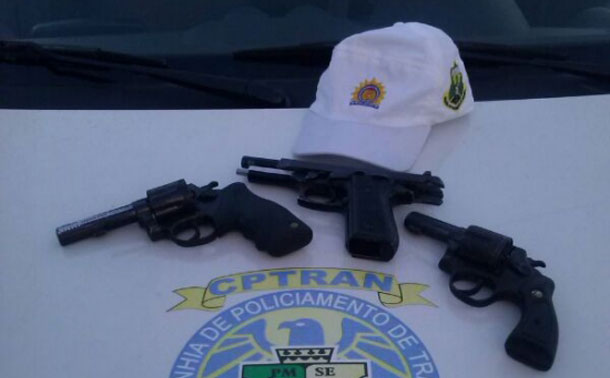 Homens são presos com armas em Blitz da CPtran em Aracaju