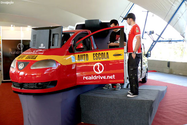 Auto Escolas e Centros de Formação fazem carreata de protesto nesta quinta