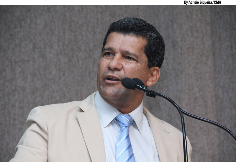 Vereador diz que sindicalista “mamava” nas tetas de ex-gestora da Saúde