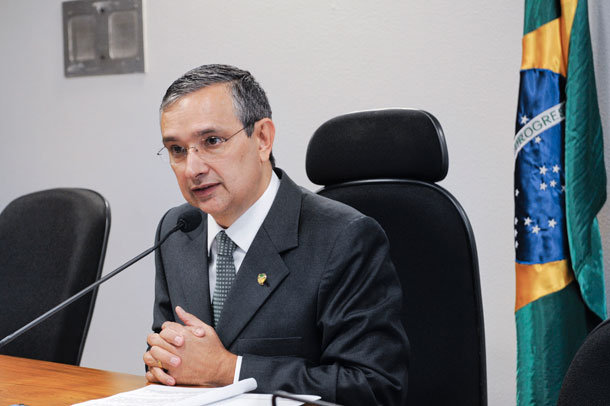 Projeto do Senador Amorim sobre prazo de validade do Exame da OAB fica disponível na Web