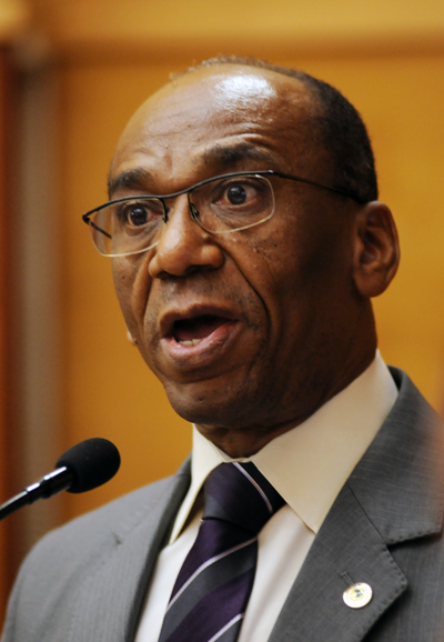 Antônio dos Santos pede ajuda para evitar leilão de hospital em Estância