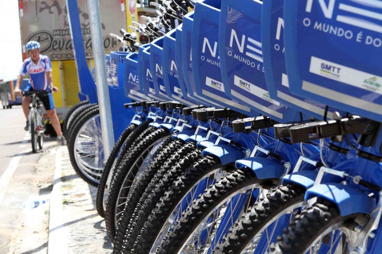 Prefeito entrega o Caju Bike