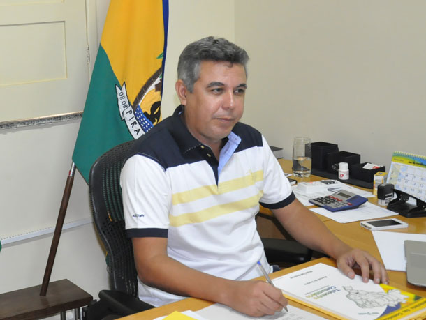 Guilherme Melo assume a prefeitura de Pirambu