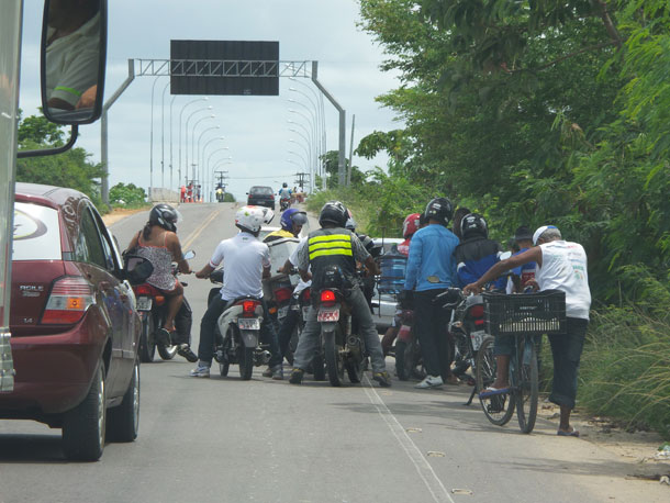 Homem é executado à tiros quando passeava com cachorro no Bairro Lamarão
