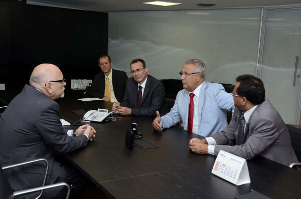 Jackson solicita à CEF liberação de R$ 160 milhões para moradia e saneamento