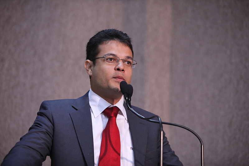 Anderson leva reinvindicações de moradores do Siqueira Campos para a Prefeitura