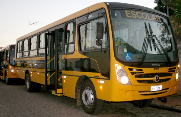 Governo já entregou 51 ônibus escolares beneficiando 41 municípios
