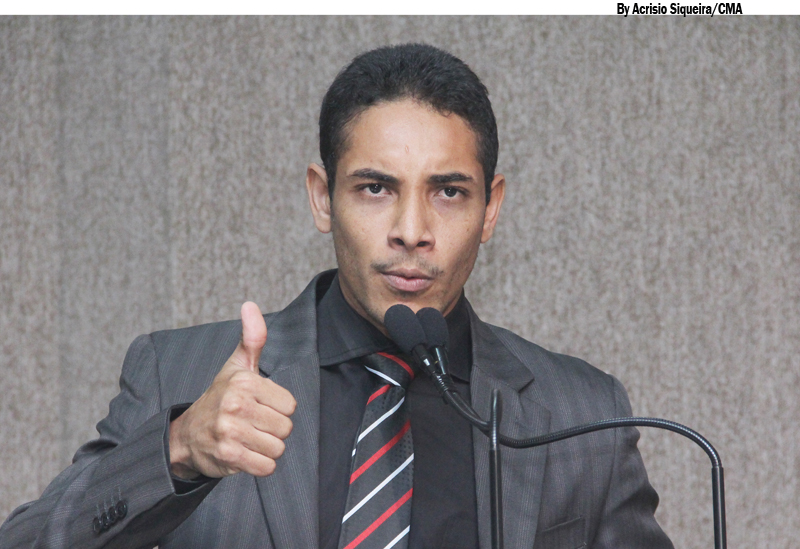 Adelson cobra melhorias nas faixas de pedestres