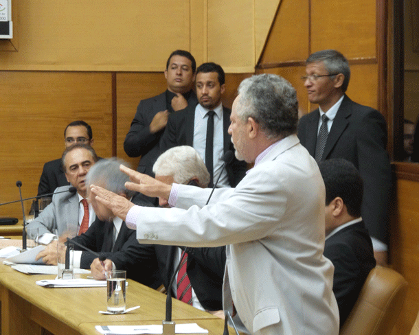 PROREDES! Deputado Gualberto diz que uma alma penada está interferindo nos trabalhos da ALESE