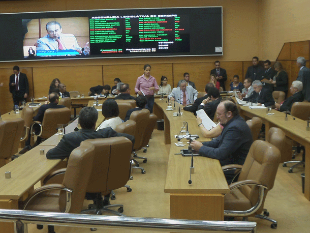 PROREDES! Deputado Gualberto diz que uma alma penada está interferindo nos trabalhos da ALESE