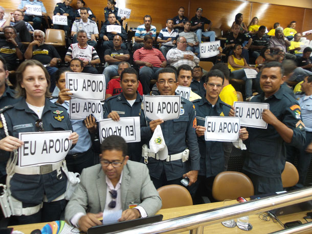 Militares de Sergipe lotam a Assembleia Legislativa para cobrar aprovação de projetos