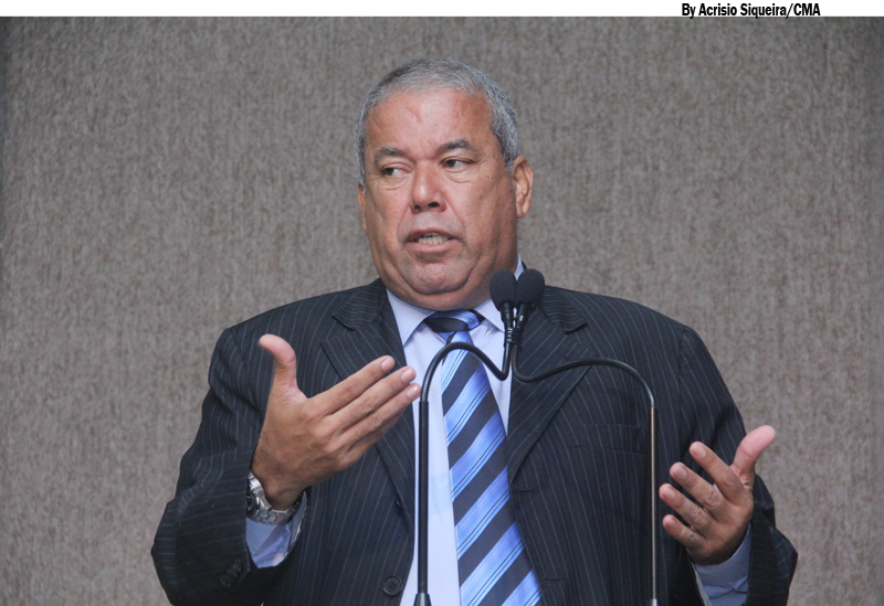 Emmanuel volta a cobrar reajuste dos servidores municipais