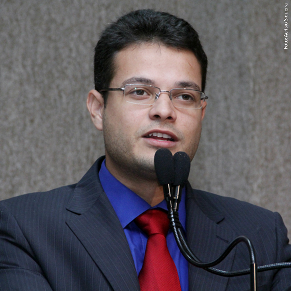 Anderson afirma que prefeito já pagou reajuste do magistério