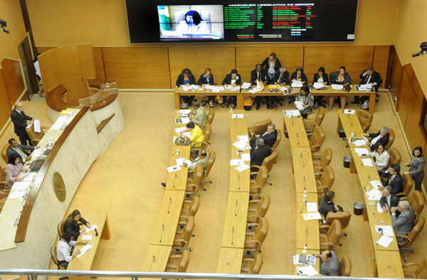 Por maioria deputados mantêm veto governamental a dois projetos