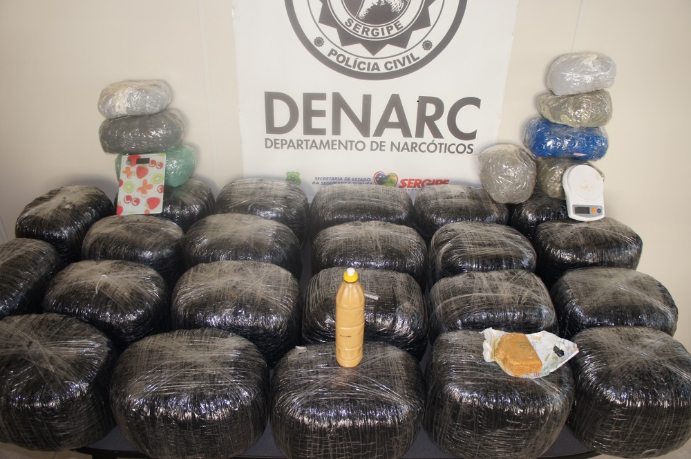 Denarc prende traficante com 120 quilos de maconha e crack em Socorro