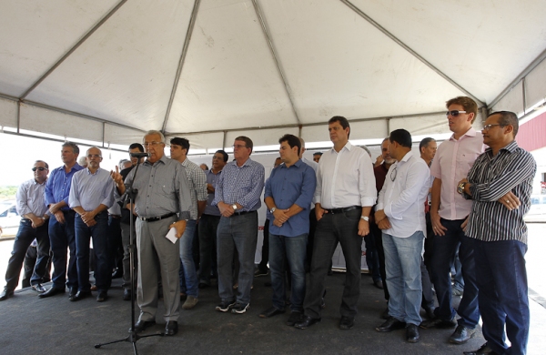 Jackson autoriza construção do mercado municipal de Estância