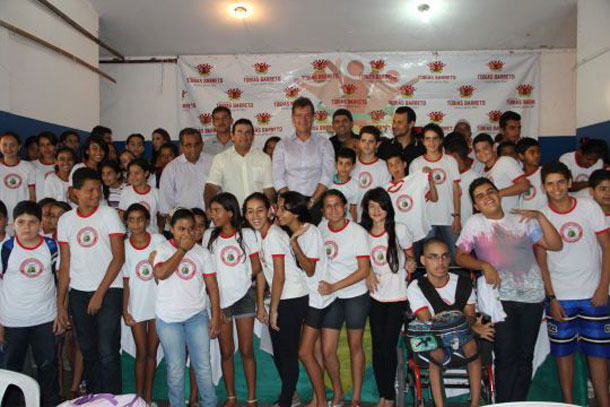 Emenda parlamentar de Laércio Oliveira beneficia alunos da rede pública