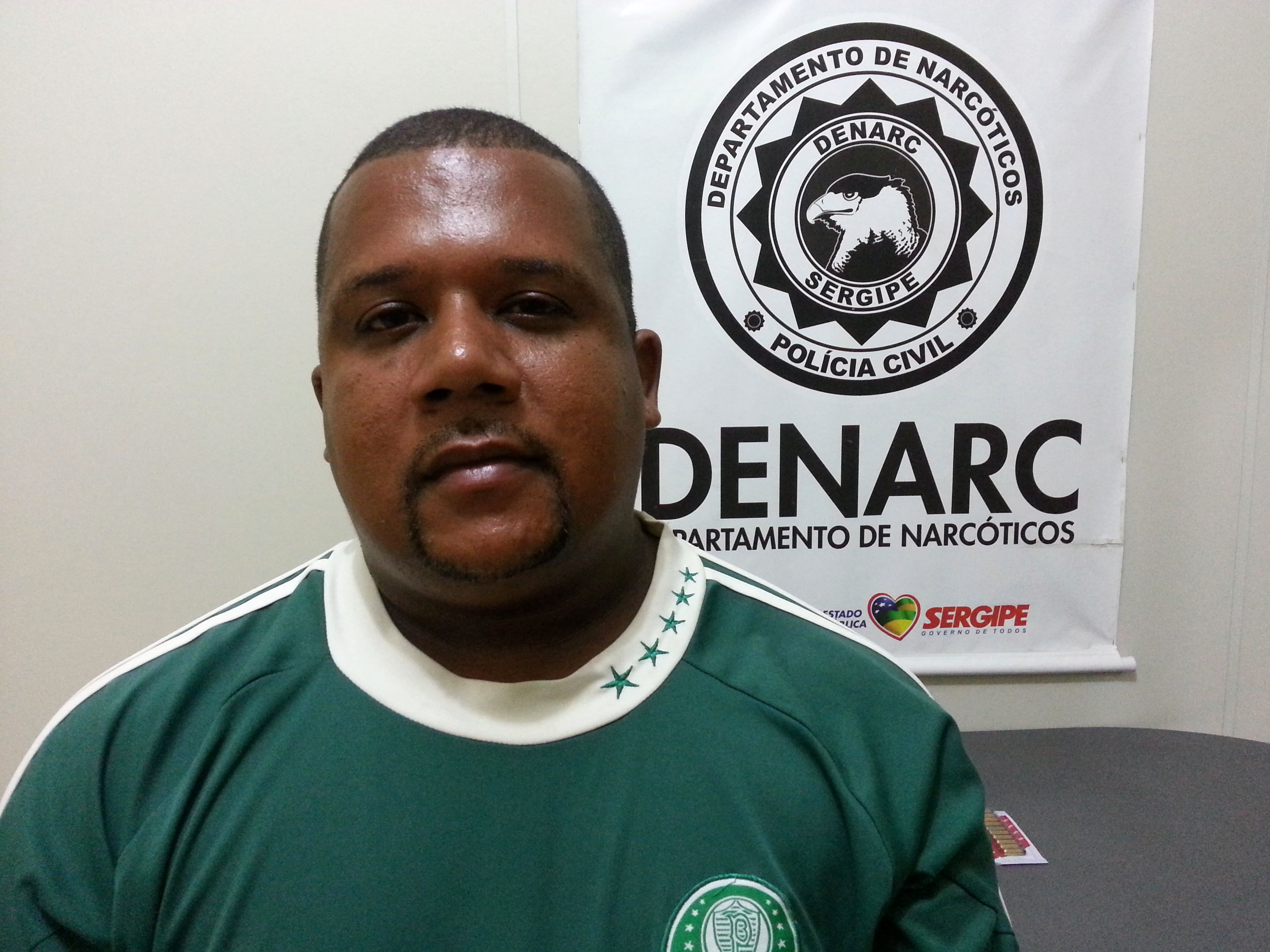 Ex-presidiário é flagrado com pistola em Socorro