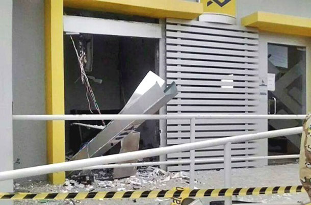Bandidos explodem caixa eletrônico do Banco do Brasil no interior de Sergipe