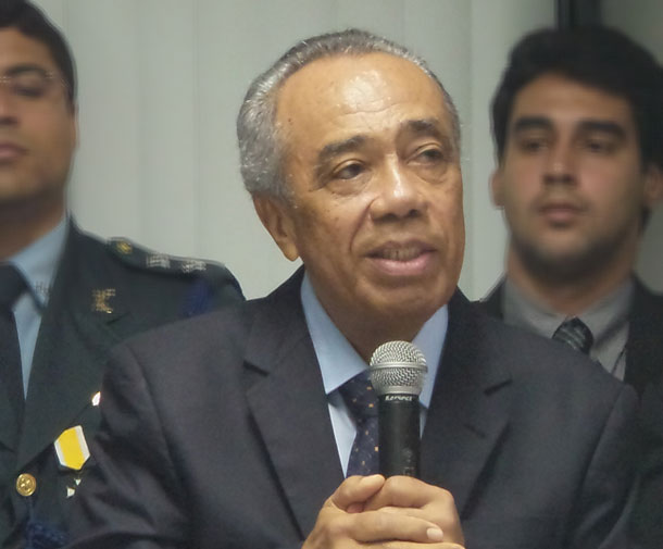 Senado: “Podem vir dez Rogérios que não são páreos para Maria”, afirma João