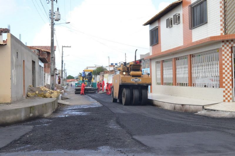 População de Socorro comemora recapeamento asfáltico de cerca de 80 ruas no Marcos Freire I e II