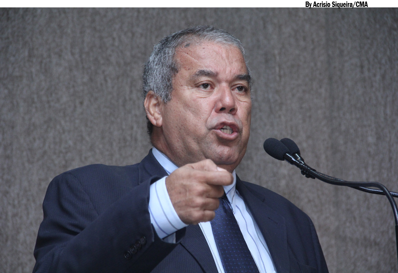 Vereador volta a cobrar a relação do valor pago por cada banda do Forró Caju