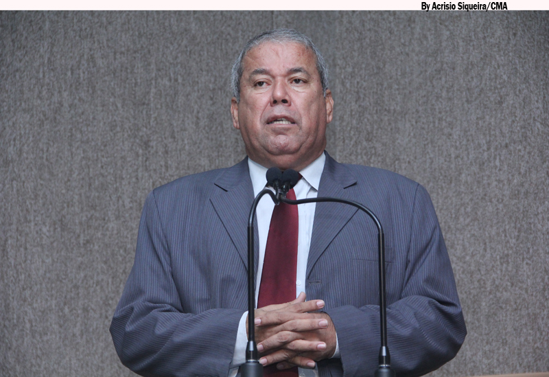 Vereador volta a cobrar informações sobre valores pagos aos artistas no Forró Caju