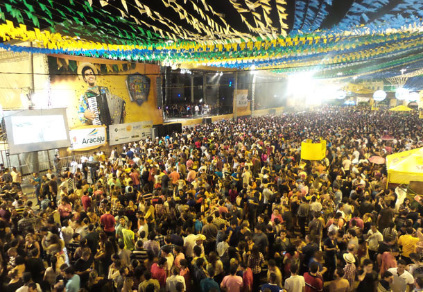 Forró Caju  2014!  Mais de 27 atrações animam a noite de São João